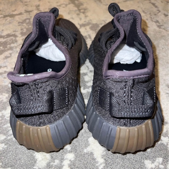 adidas Yeezy Boost 350 Box adidas Yeezy Boost 350 Box